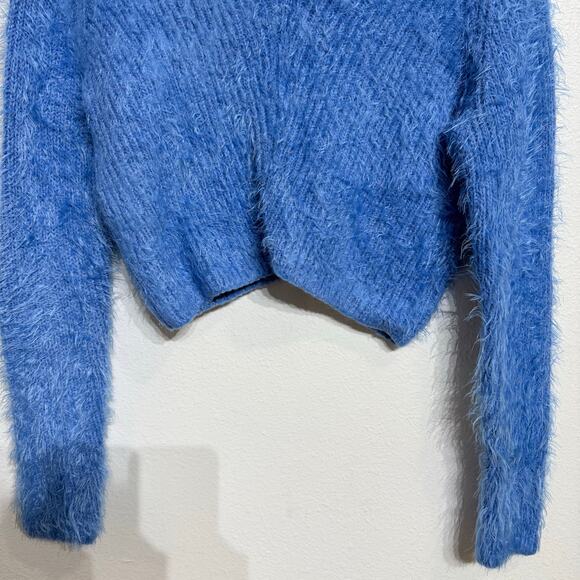 Divided H&M Blue Fuzzy V-Neck Crop Knit Sweater Sz M - Picture 4 of 11